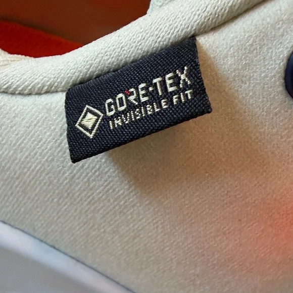 Nike Men’s White Sneakers with Neon Orange Laces - Picture 3 of 16